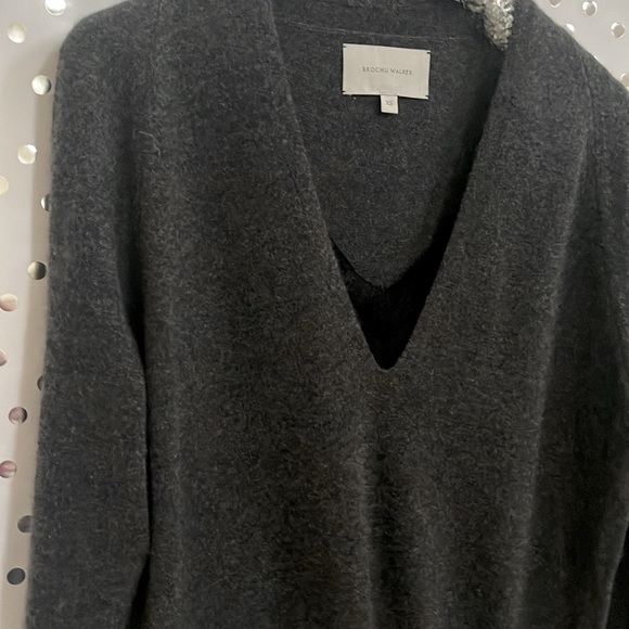 Brochu Walker Pullover ~ - Picture 8 of 15